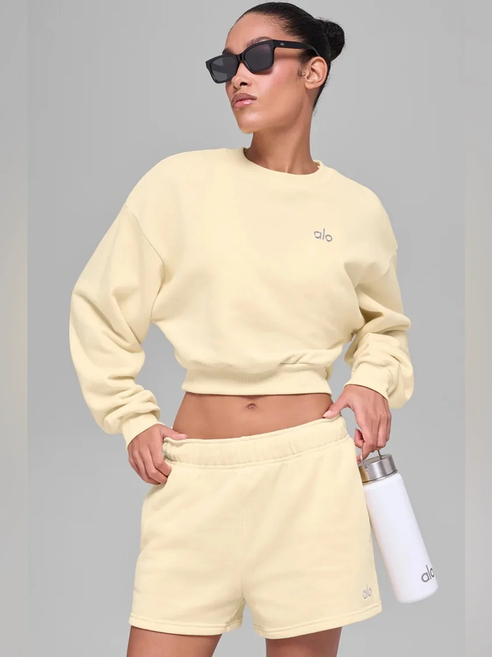 Alo Yoga Cropped Accolade Crewneck Yellow Size Extra Small